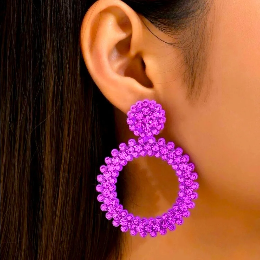 POP OF COLOR Elegant Fuchsia Statement Earrings - Picture 1 of 5